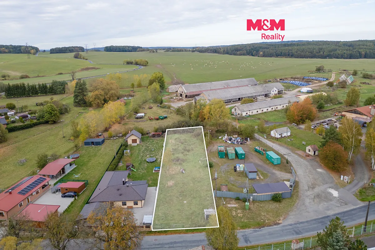 Prodej stavebního pozemku 1300 m²